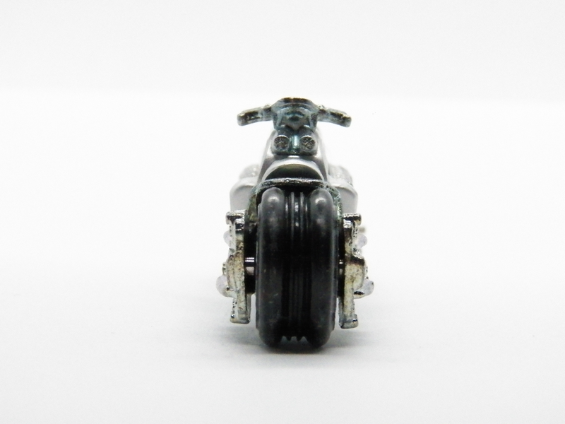 Illustration for article titled Engine Week 1:43 Hotwheels Dodge Tomahawk